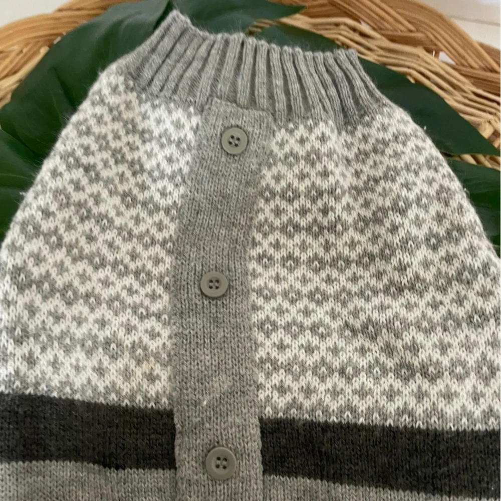 Vibrant Life Gray button front Dog Sweater cardigan Small Very good condition
